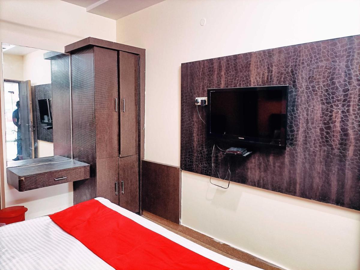 Oyo Flagship Just-9 Inn Near Sahara Ganj Mall Lucknow Exteriör bild