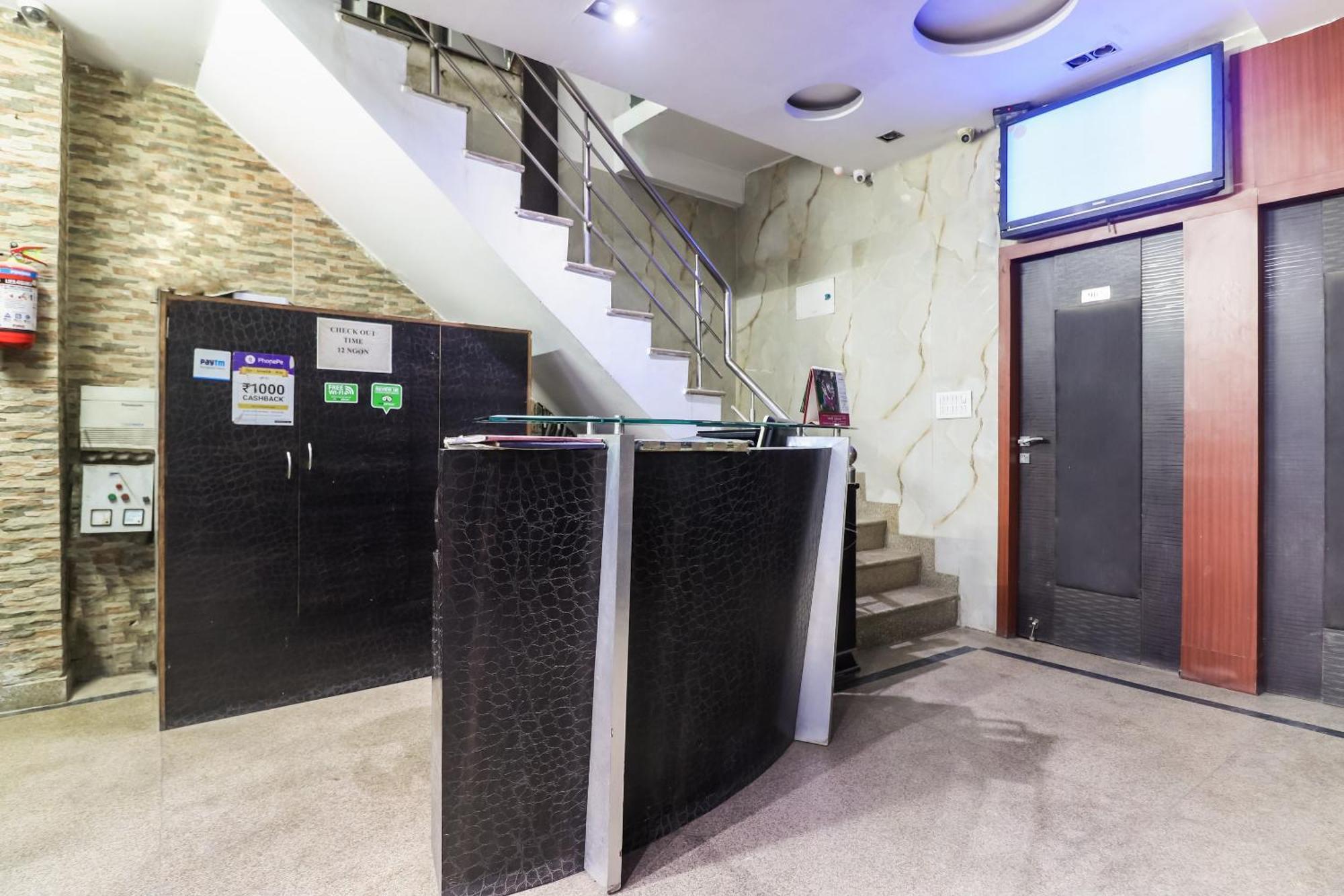 Oyo Flagship Just-9 Inn Near Sahara Ganj Mall Lucknow Exteriör bild